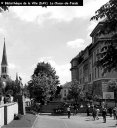 la cour de rcration  l'arrire (au nord) du gymnase, ct rue du Progrs, pendant les annes 1960, avant que les taggeurs ne svissent (photo Fernand Perret)
